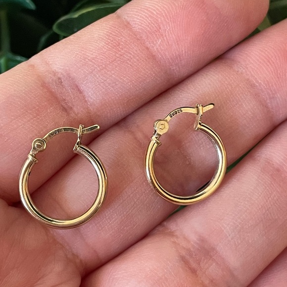 Sunstone Imports small gold over Sterling Silver 925  Hoop Earrings 0.6” length - Picture 2 of 4